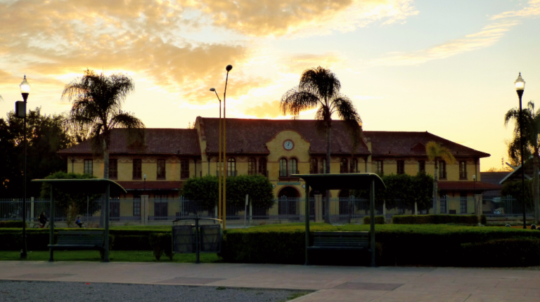 RECORRIDO DE CIUDAD DE AGUASCALIENTES CON PLAZA DE LAS TRES CENTURIAS