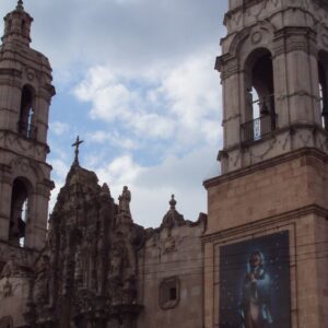 CASTILLO EDWARD JAMES Y SÓTANO DE LAS GUA GUAS