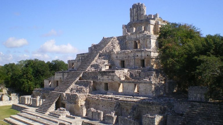 ZONAS ARQUEOLÓGICAS DE EDZNÁ Y SANTA ROSA XTAMPAK