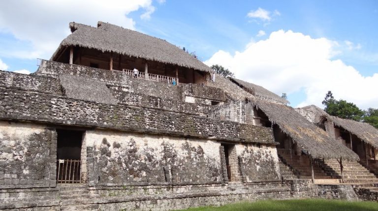 ZONA ARQUEOLÓGICA DE EK BALAM DESDE MÉRIDA