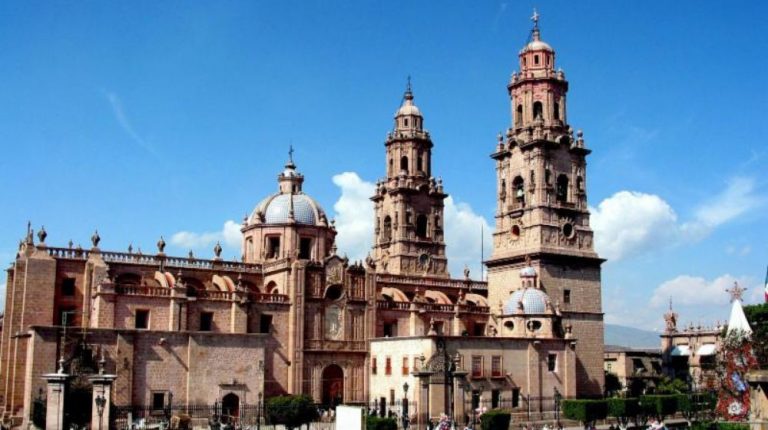 LOS AZUFRES DESDE MORELIA