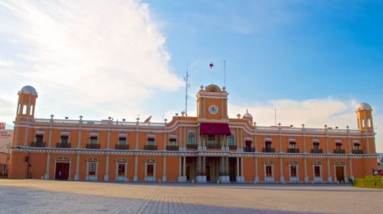 CIUDAD ENTRE CERROS “TEPIC Y SUS ALREDEDORES”