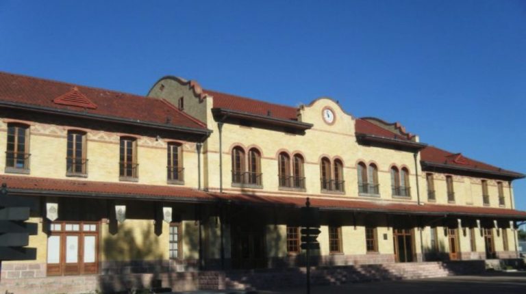PLAZA DE LAS TRES CENTURIAS CON CENTRO HISTORICO “AGUASCALIENTES”