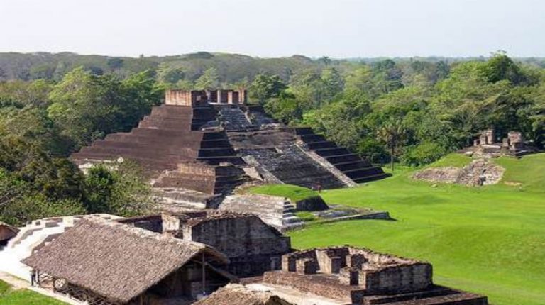 ZONA ARQUEOLÓGICA DE COMALCALCO Y FINCA CHOLULA DESDE VILLAHERMOSA