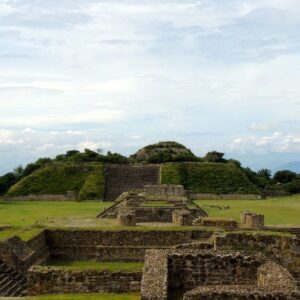 ZONA ARQUEOLÓGICA DE MONTE ALBÁN- SAN ANTONIO ARRAZOLA-CUILAPAN DE GUERRERO-SAN BARTOLO COYOTEPEC DESDE OAXACA