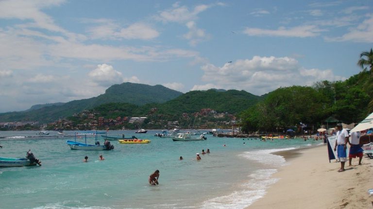 ZONA ARQUEOLÓGICA DE EDZNÁ Y DIA DE PLAYA DESDE CAMPECHE