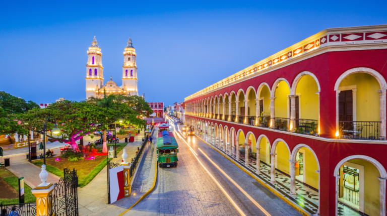 RECORRIDO DE CIUDAD DIURNO EN CAMPECHE