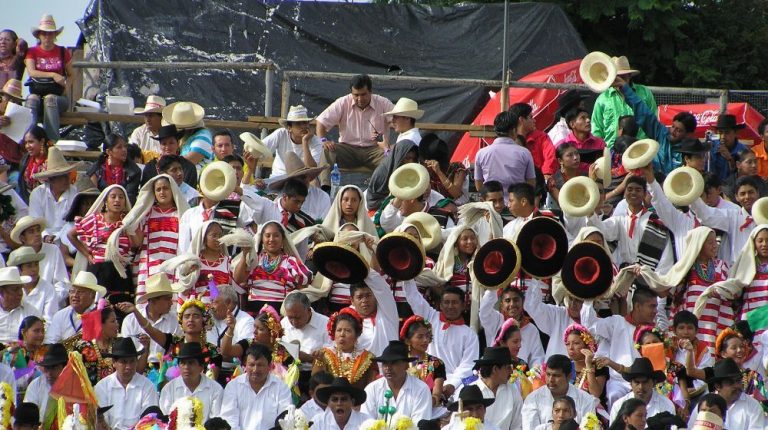 GUELAGUETZA Y LO TRADICIONAL “OAXACA” (Únicamente en festividad)