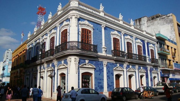ZONA ARQUEOLÓGICA DE PALENQUE DESDE VILLAHERMOSA
